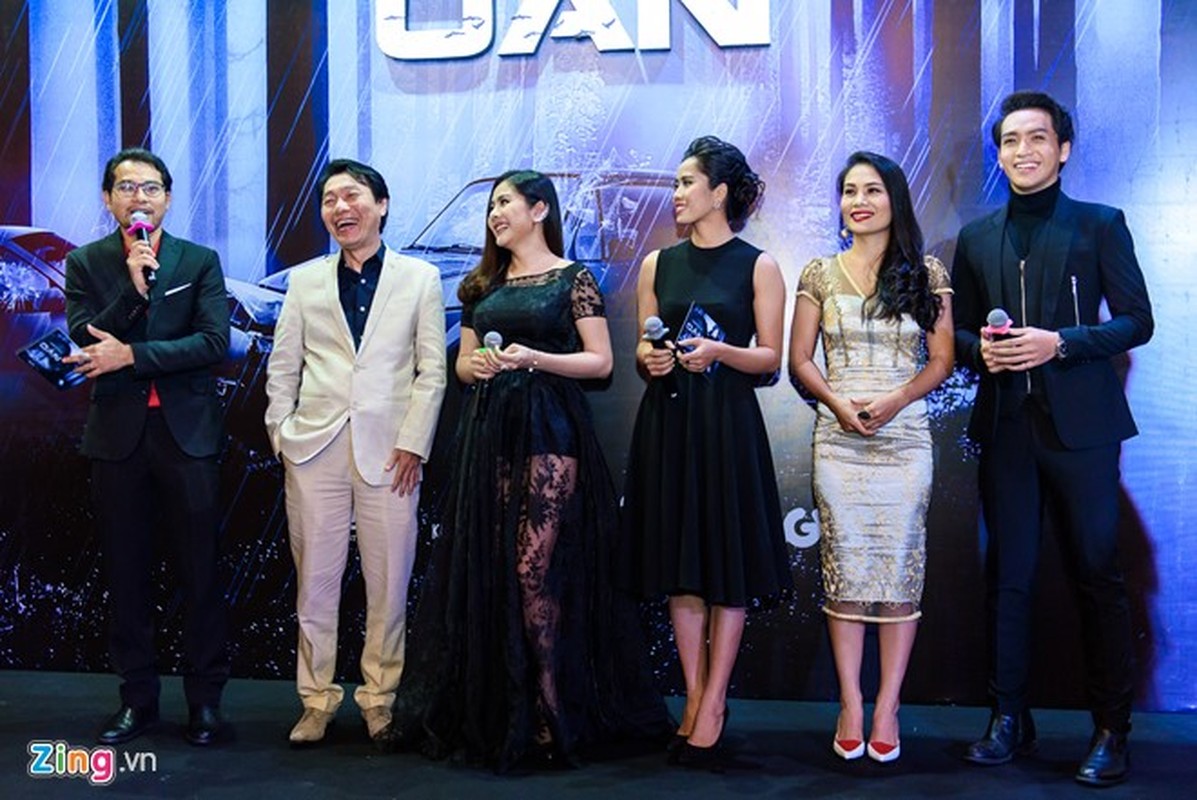 Cat Phuong va Kieu Minh Tuan tinh cam di xem phim-Hinh-13